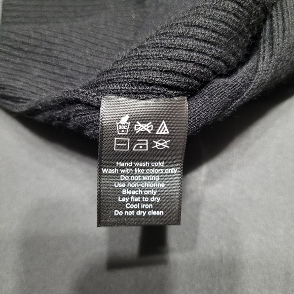 Alala Black Goddess Cashmere Blend Crew Neck Racerback Crop Top Knit Tank NWOT M - Picture 7 of 11